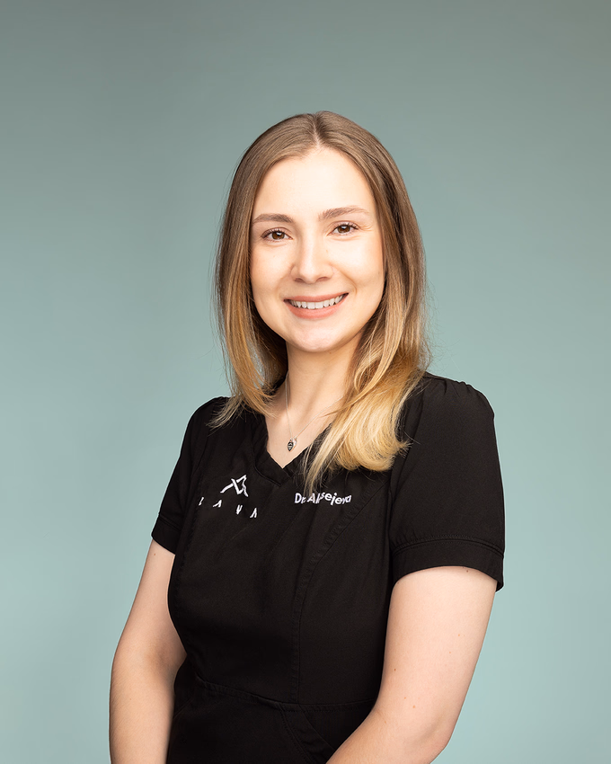 Dr. Laura Aleksejeva